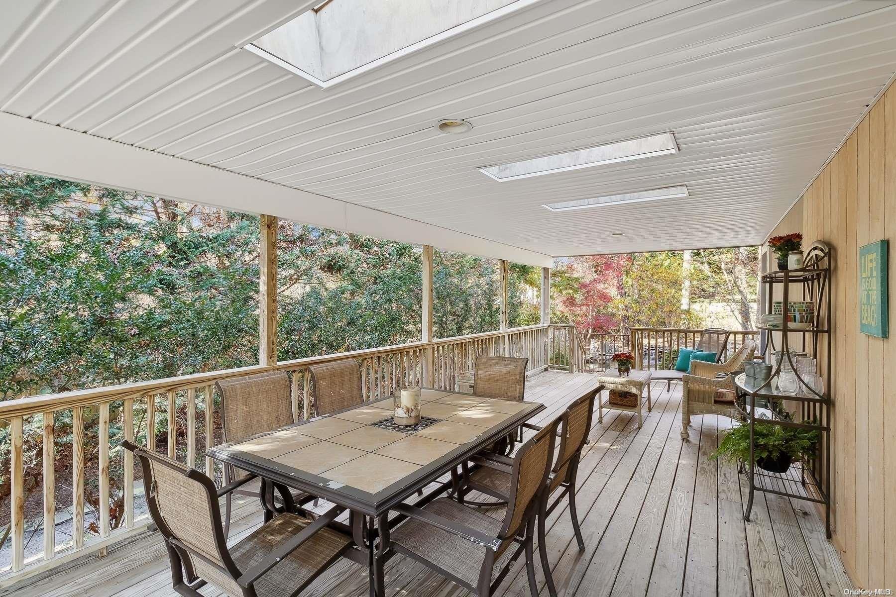 24 Fort Pond Boulevard