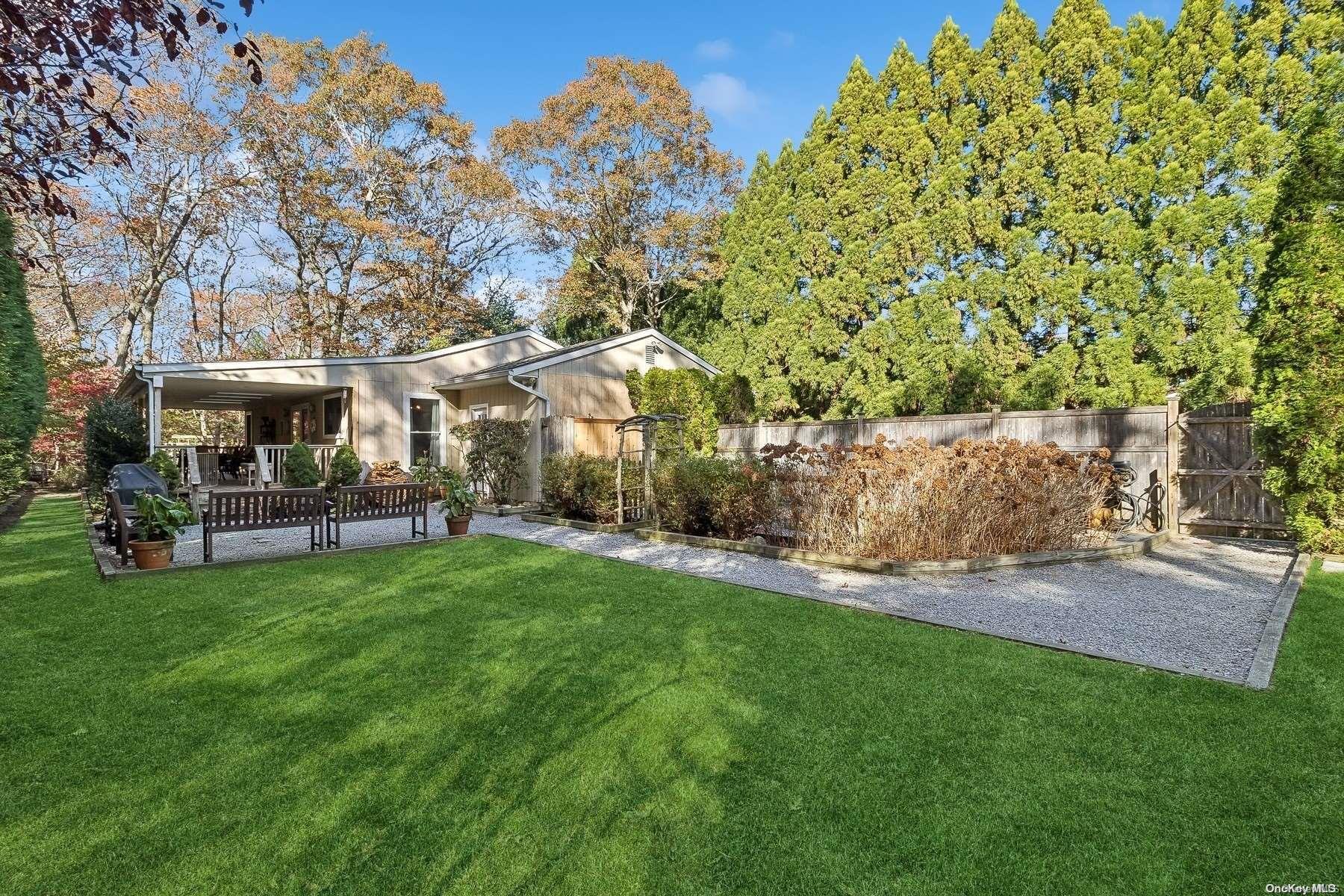 24 Fort Pond Boulevard