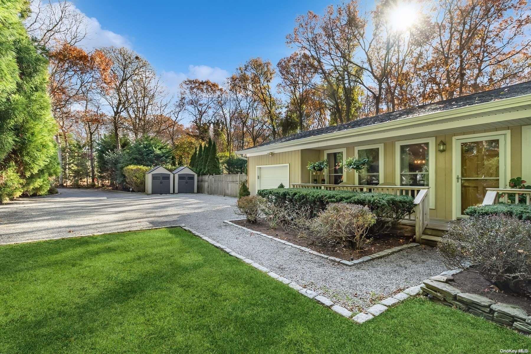 24 Fort Pond Boulevard