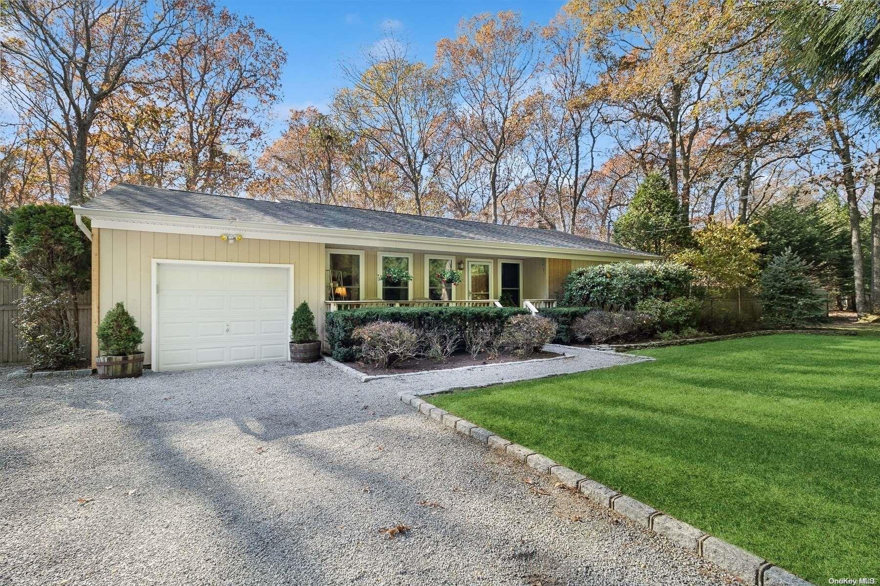 24 Fort Pond Boulevard