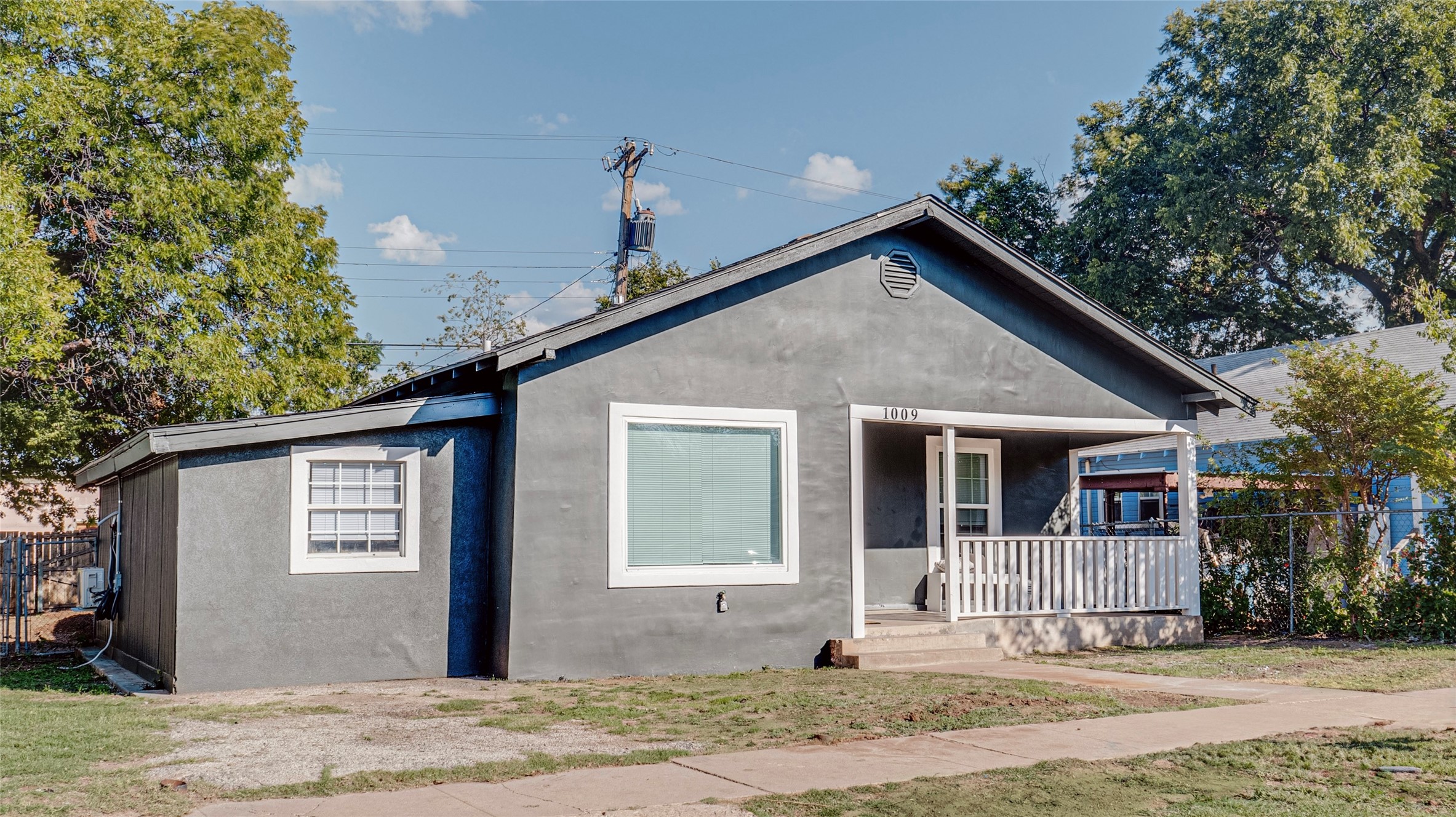 1009 Poplar Street