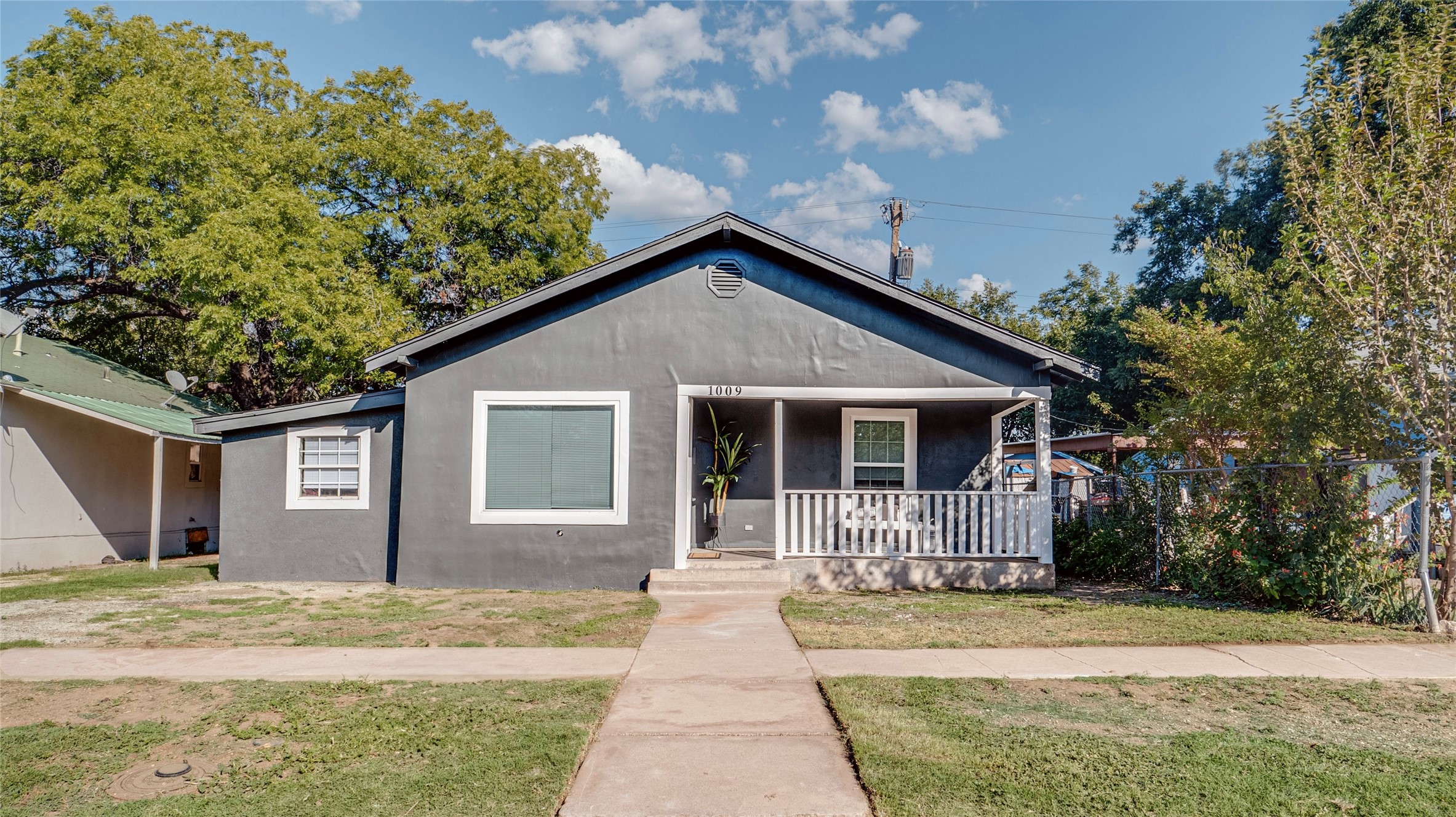 1009 Poplar Street