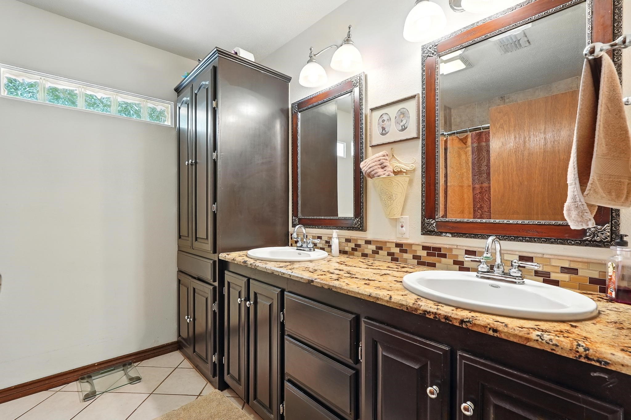 233 Country Place S