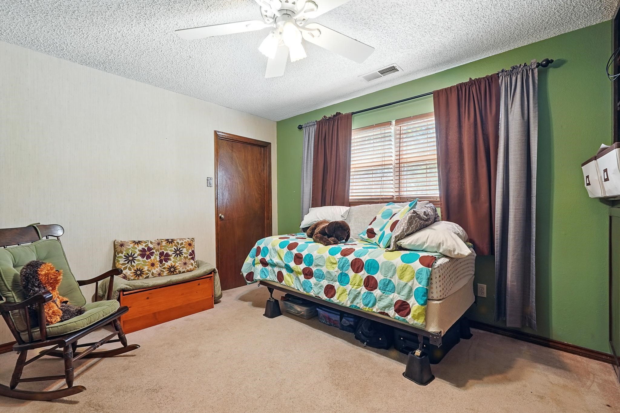 233 Country Place S