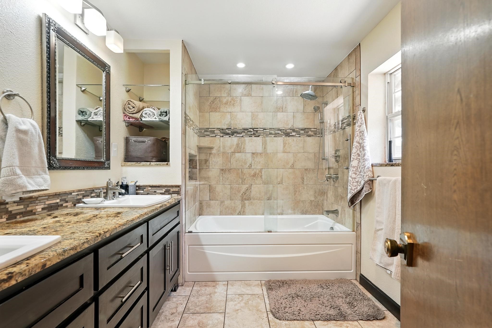 233 Country Place S