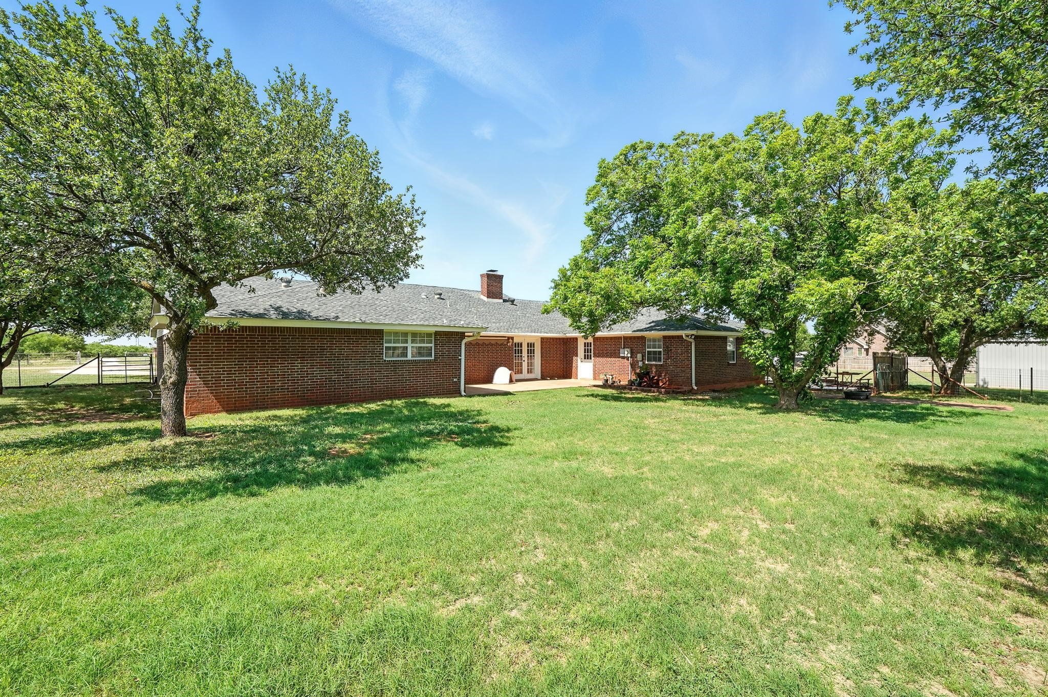 233 Country Place S