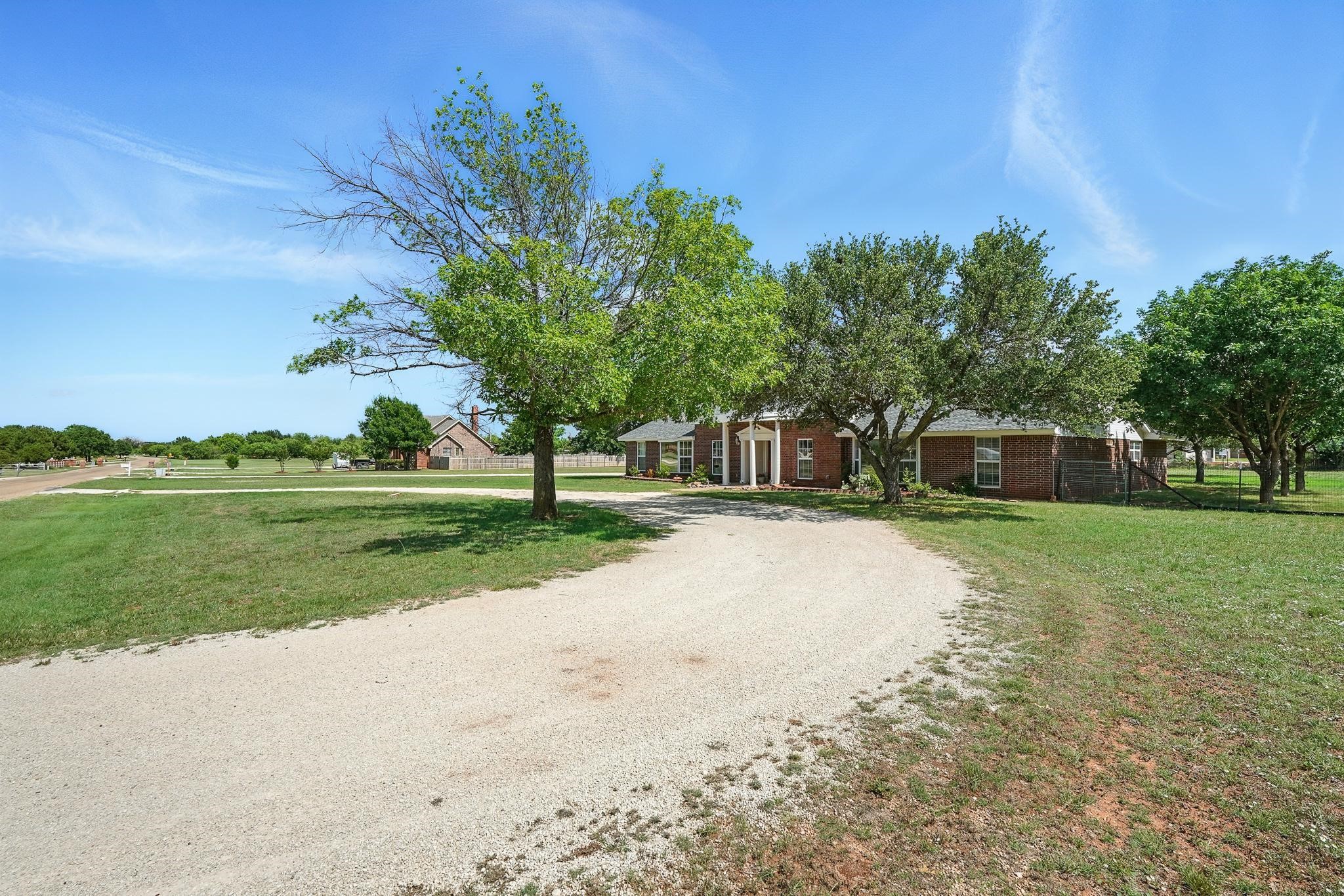 233 Country Place S