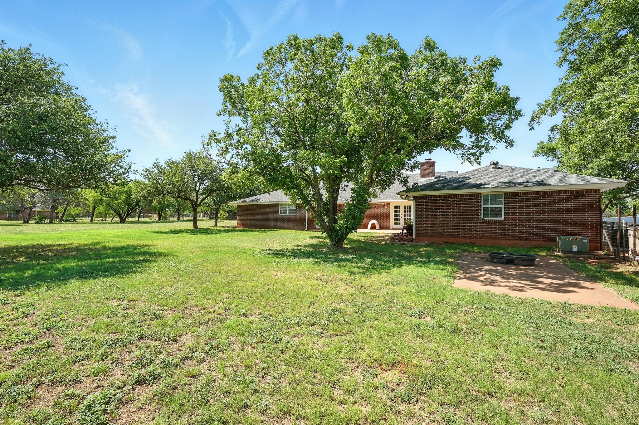 233 Country Place S