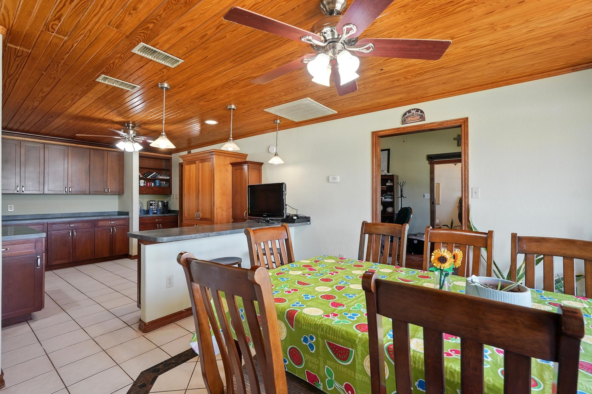 233 Country Place S