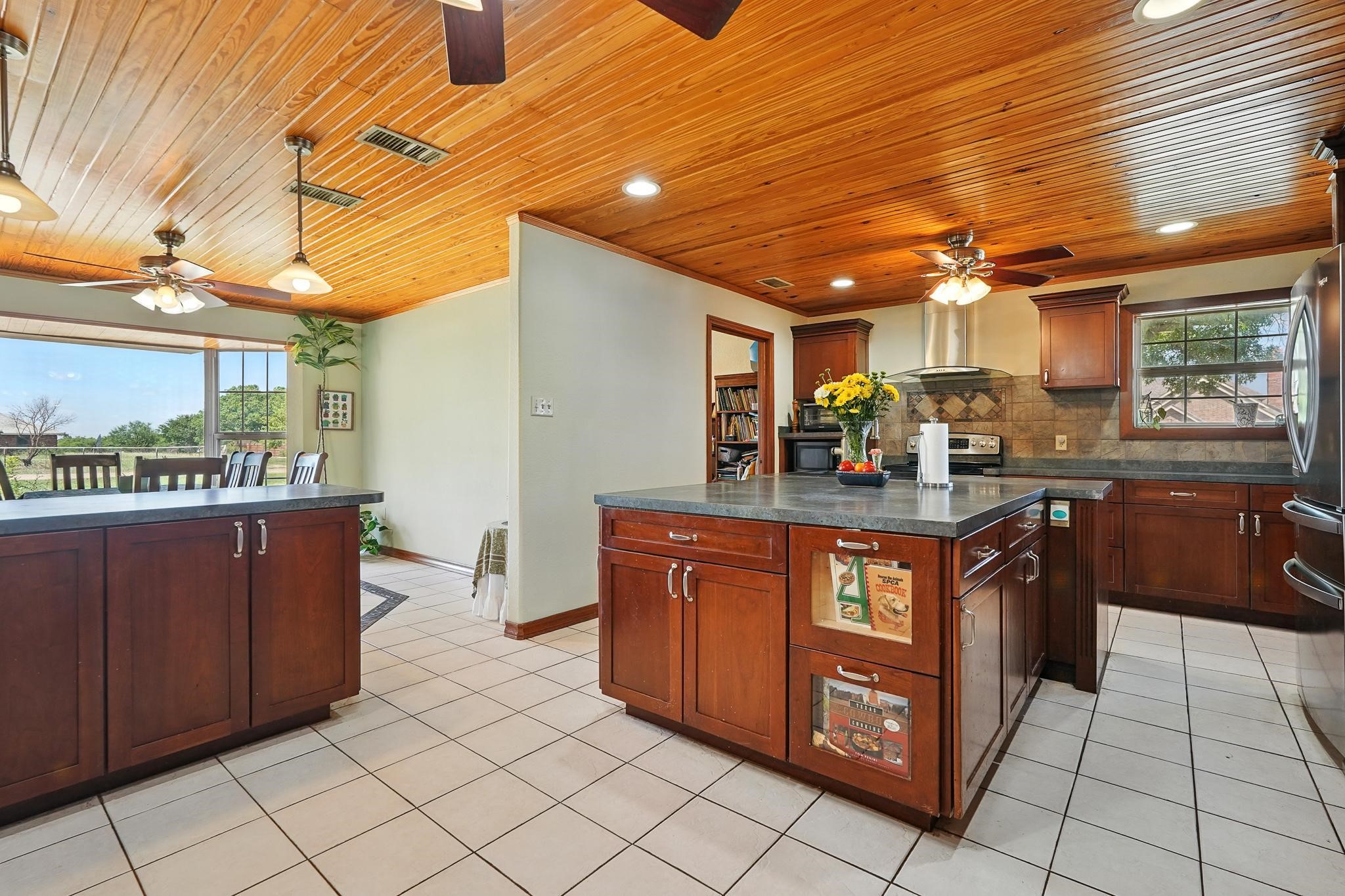 233 Country Place S