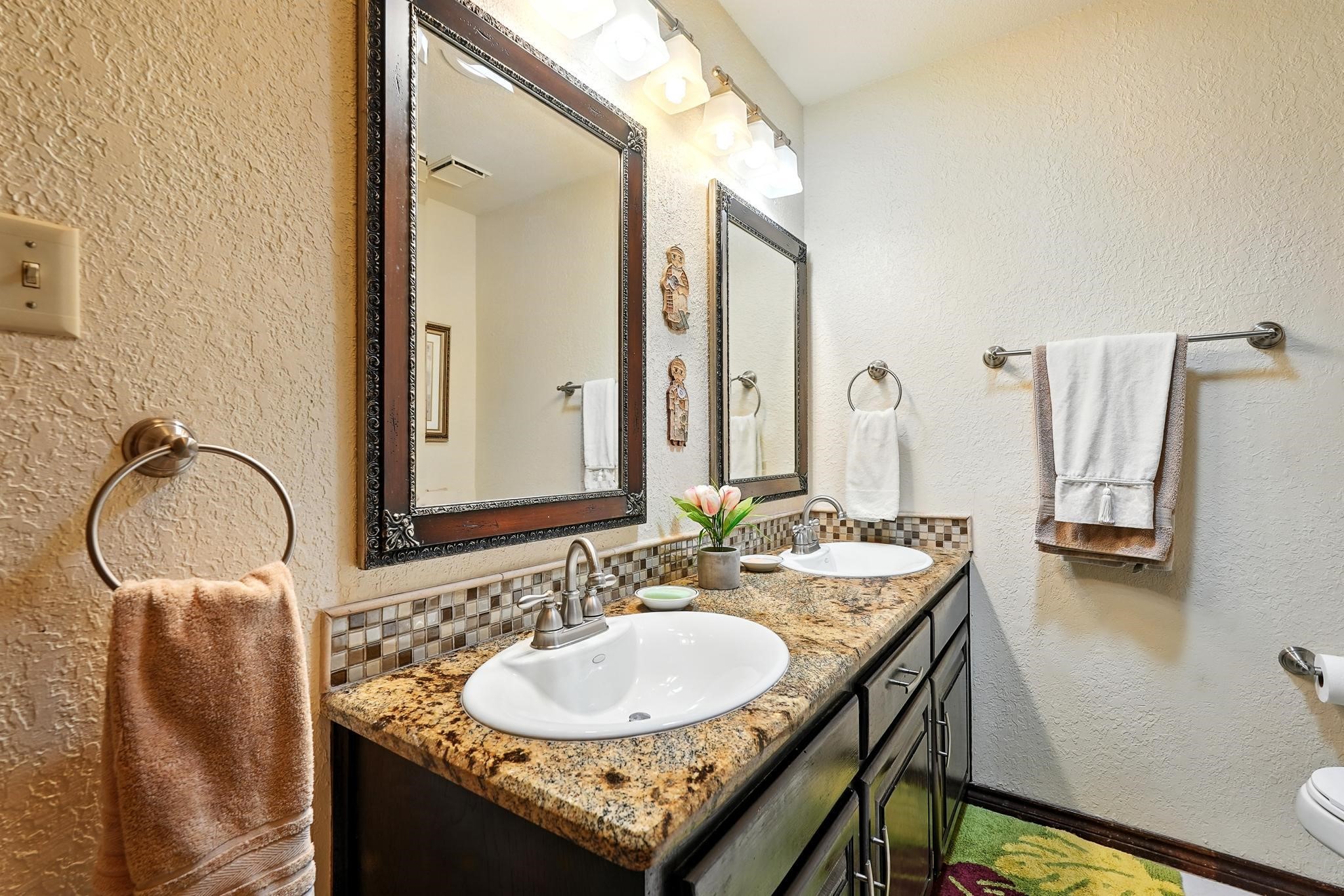 233 Country Place S