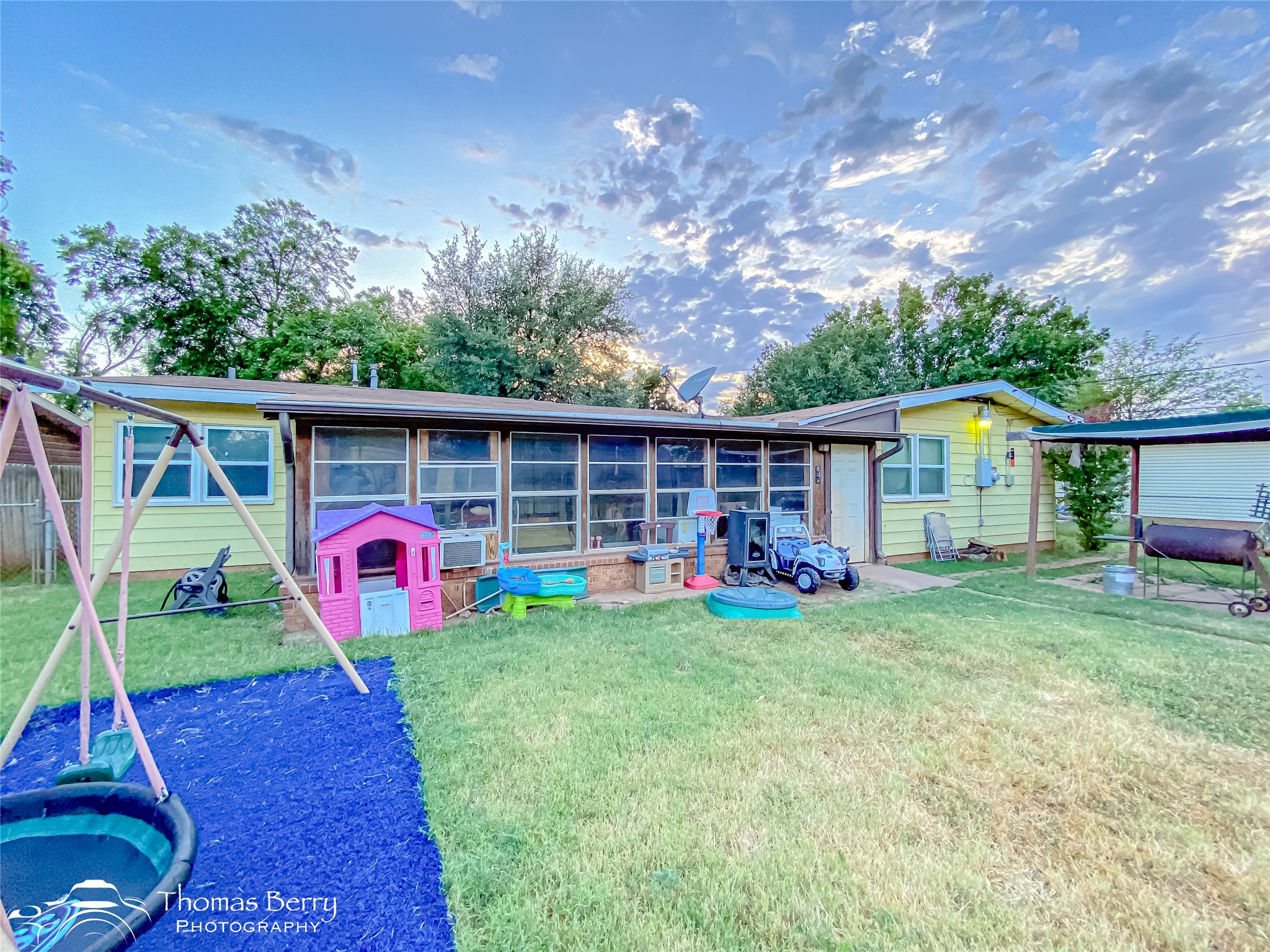 833 Amherst Drive