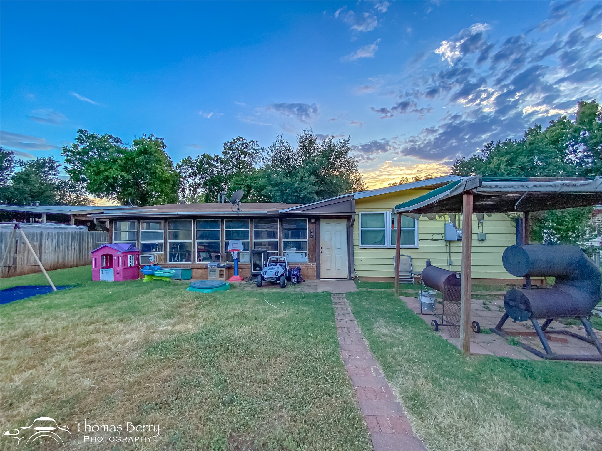 833 Amherst Drive