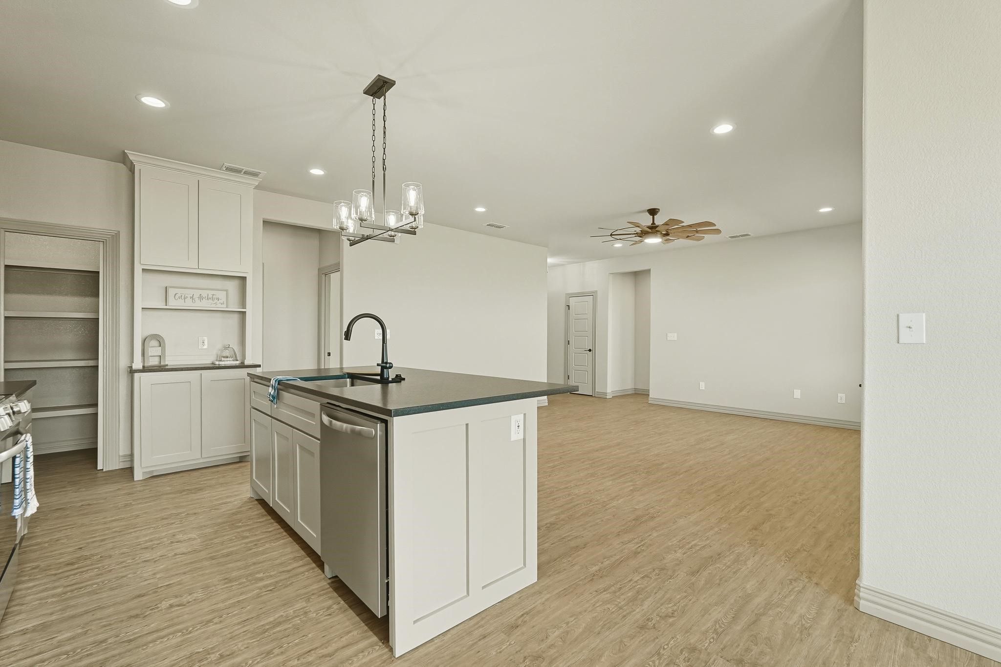 2133 Pvt Rd 4282