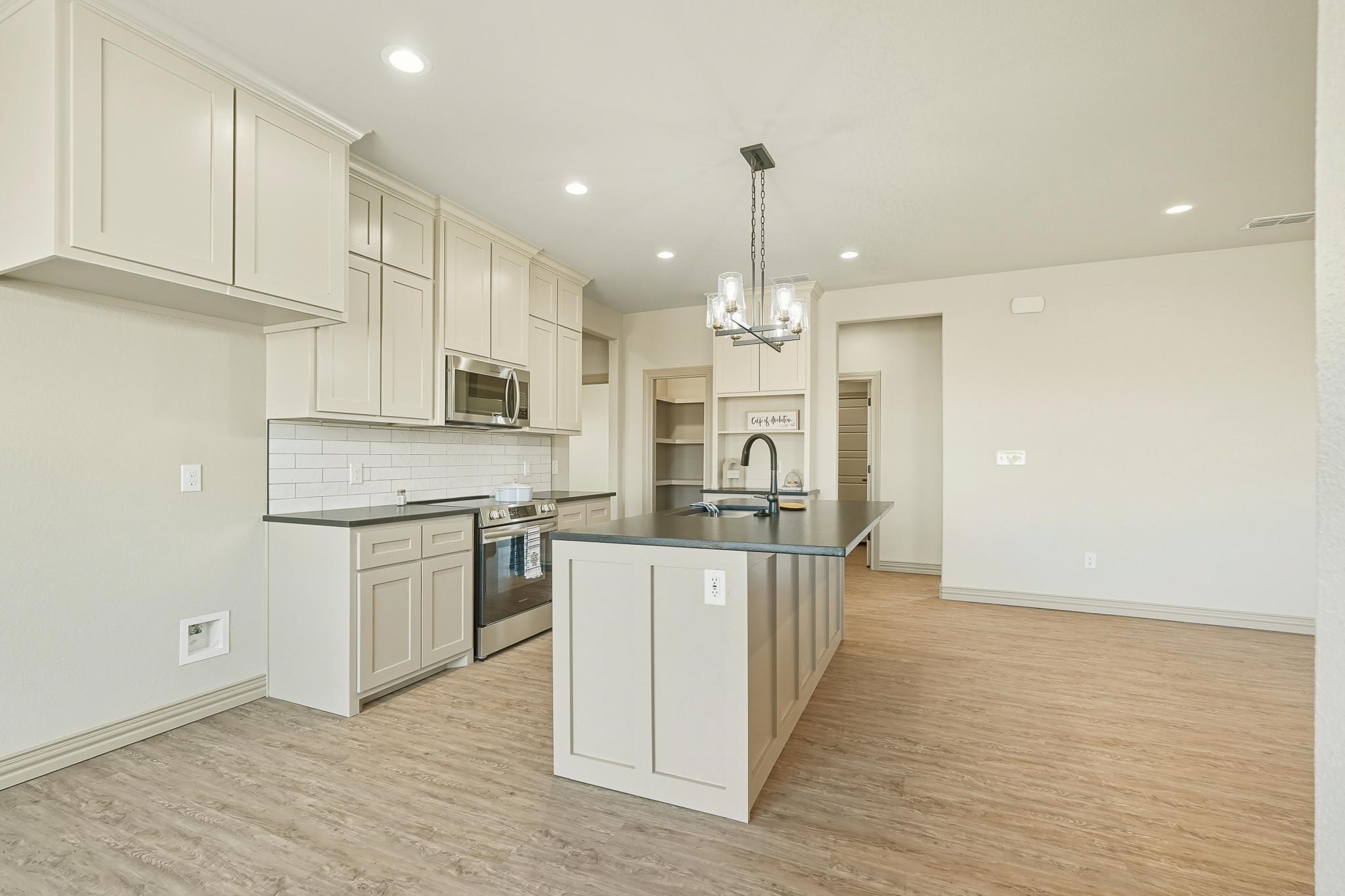 2133 Pvt Rd 4282