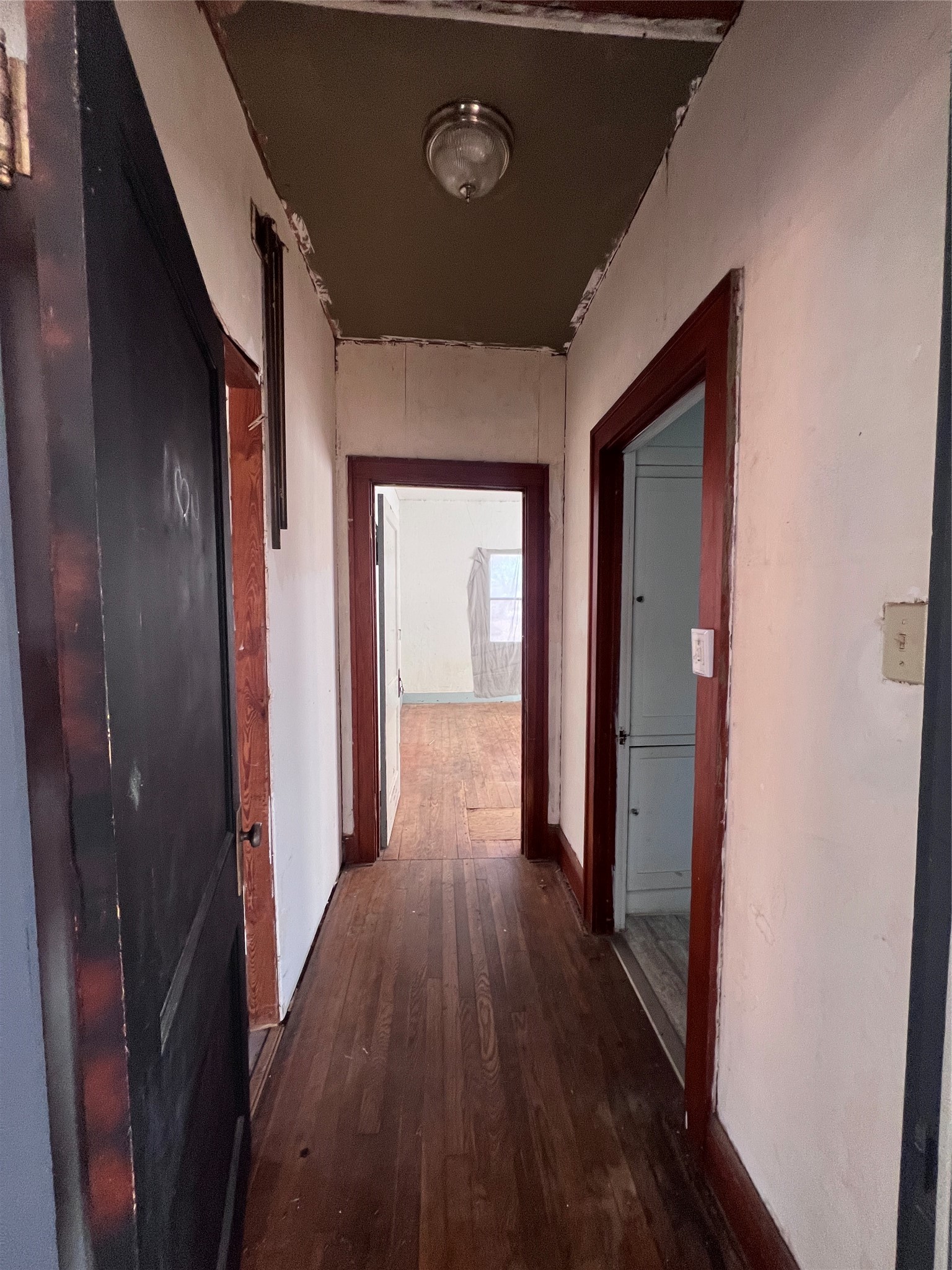 407 Commercial Avenue