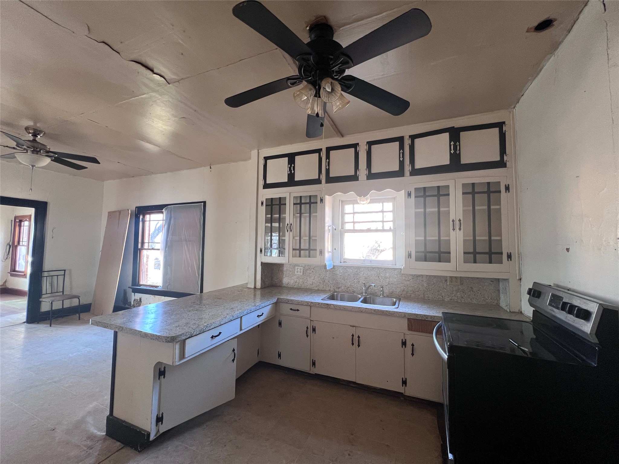 407 Commercial Avenue