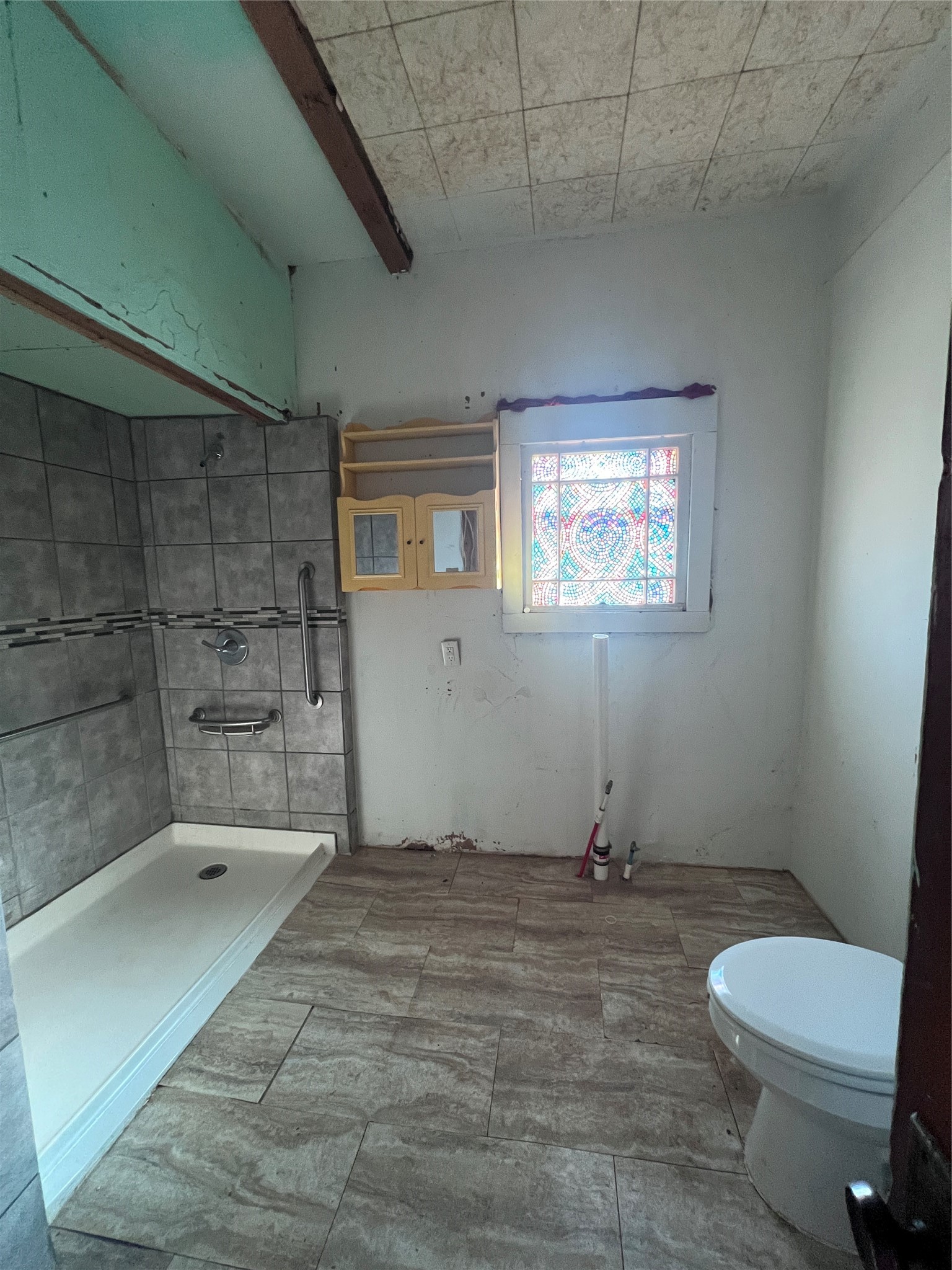 407 Commercial Avenue