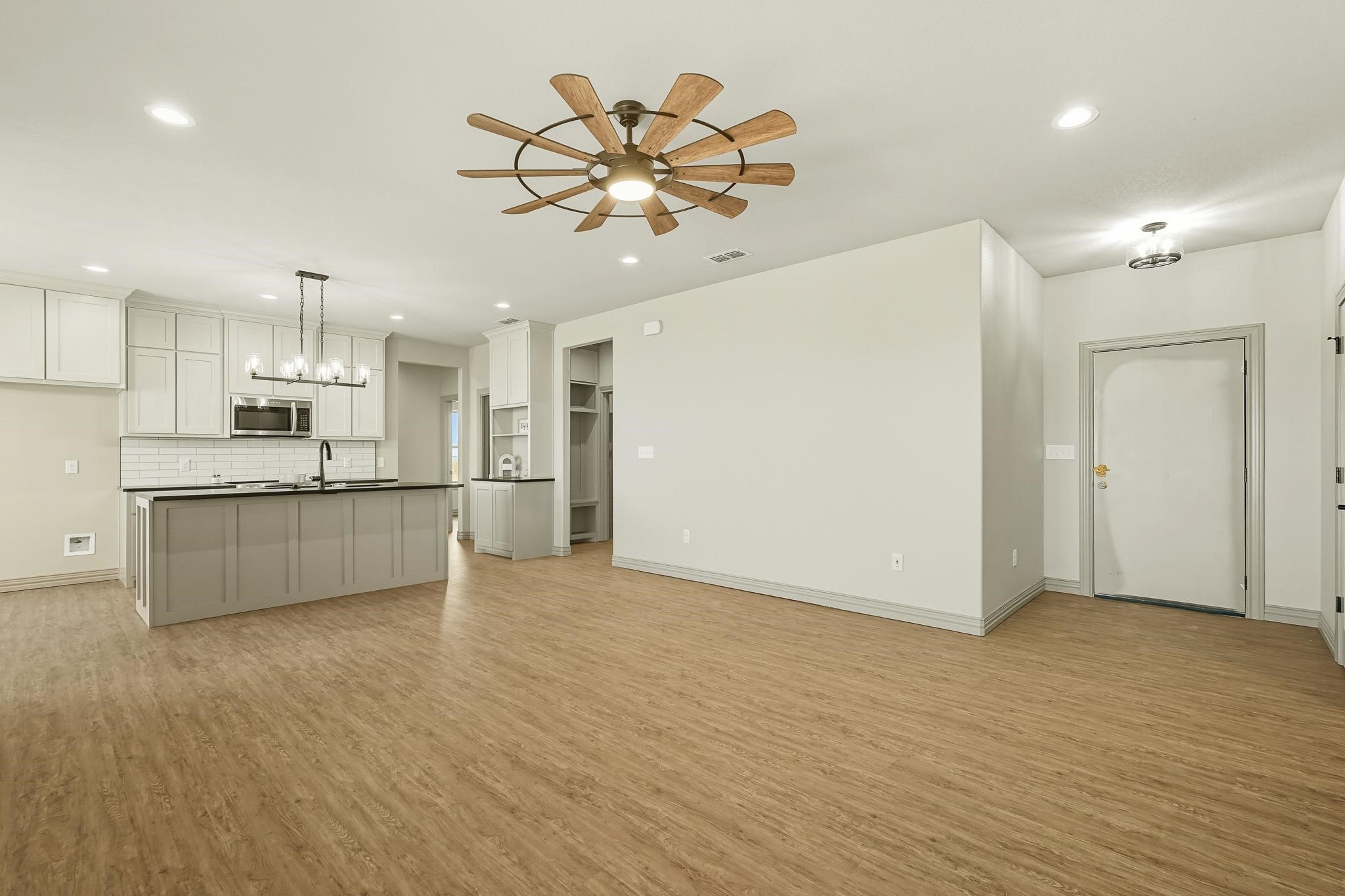 2345 Private Road 4282