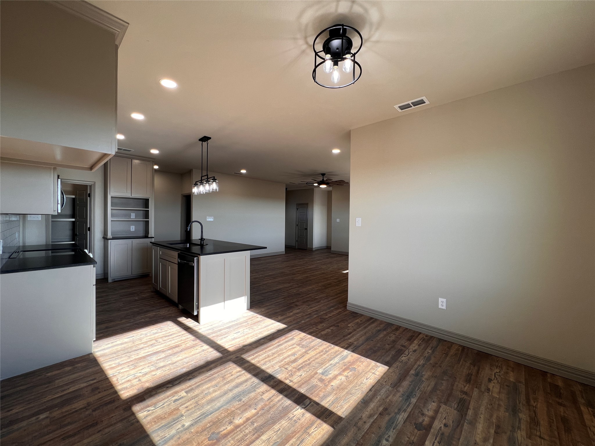 2345 Private Road 4282