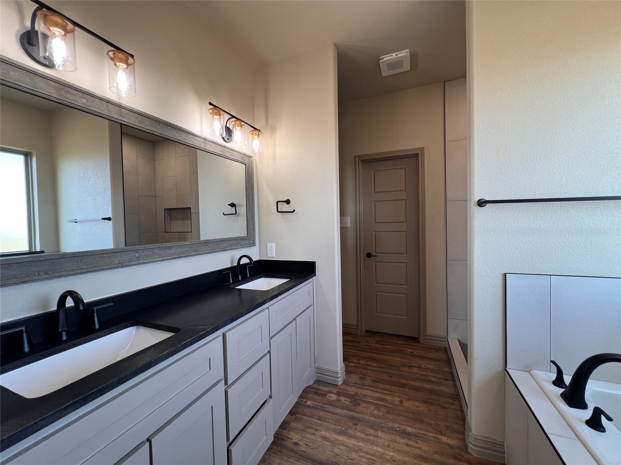 2345 Private Road 4282