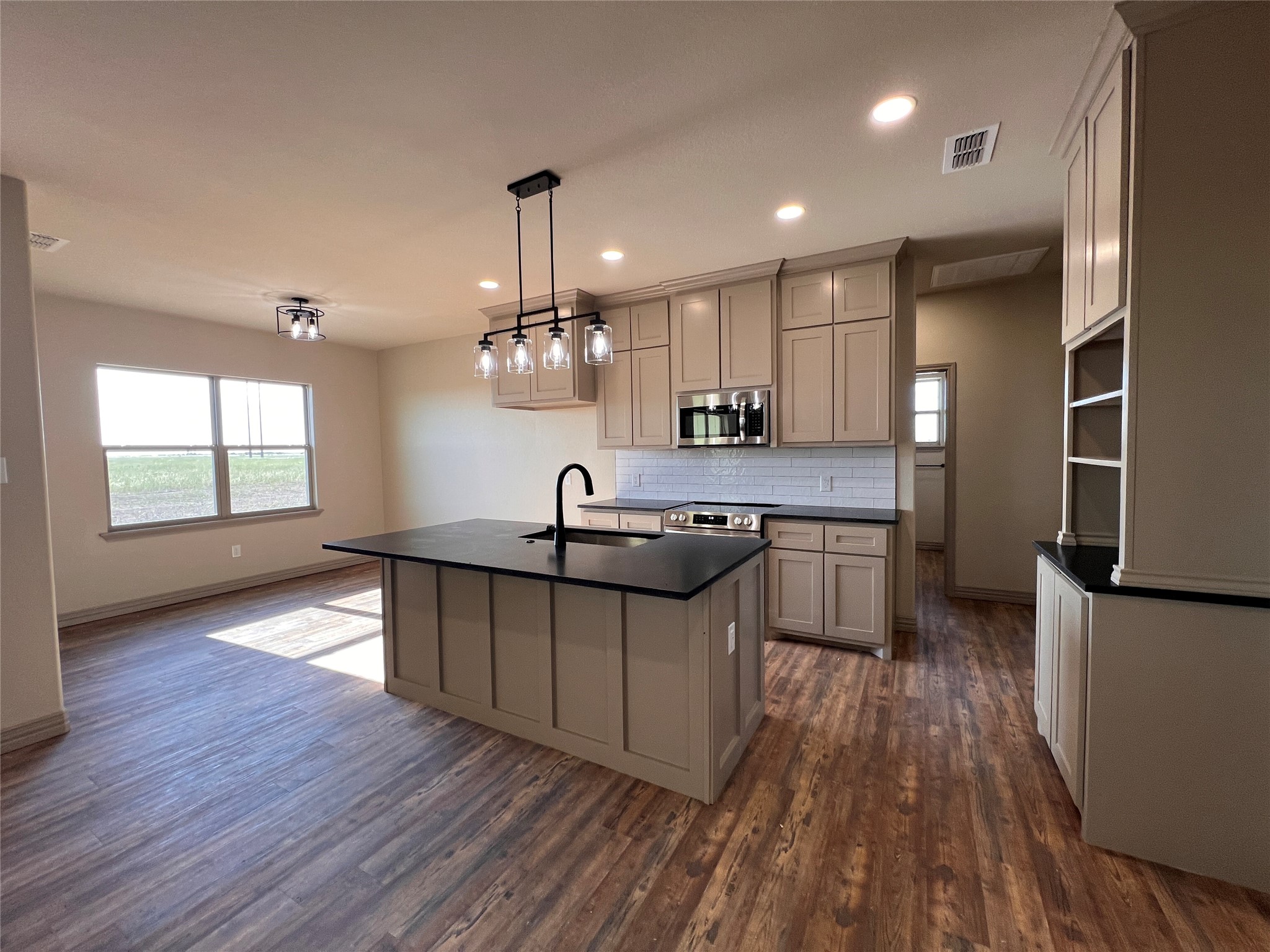 2345 Private Road 4282