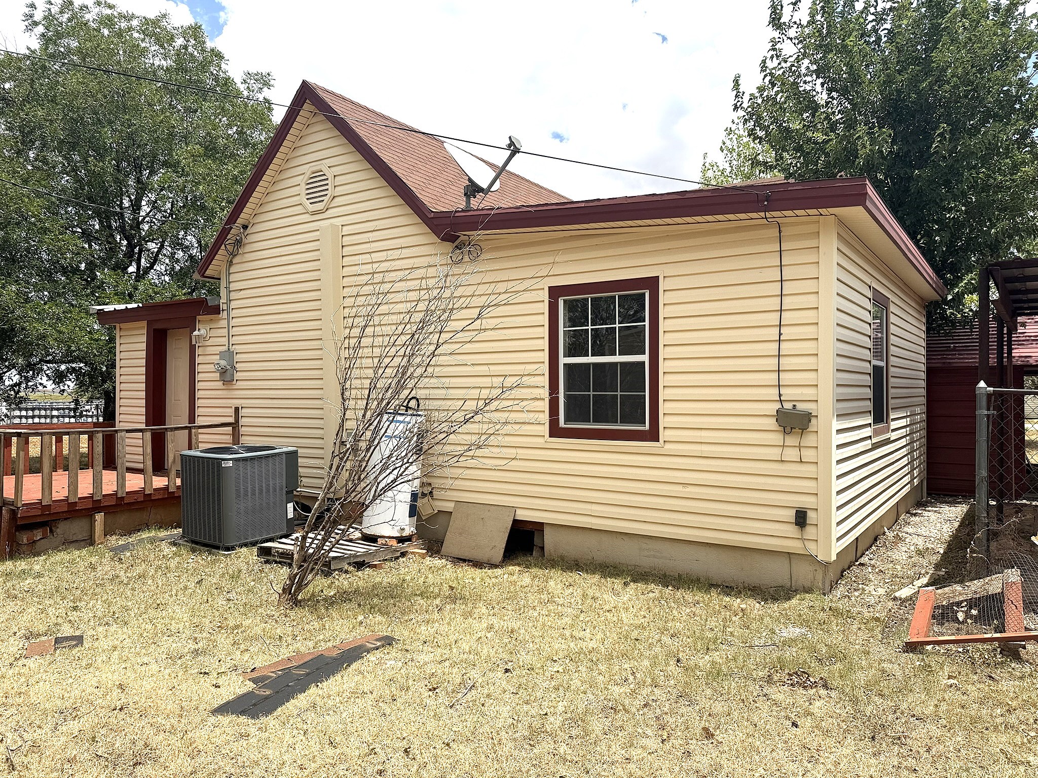 601 Edwards