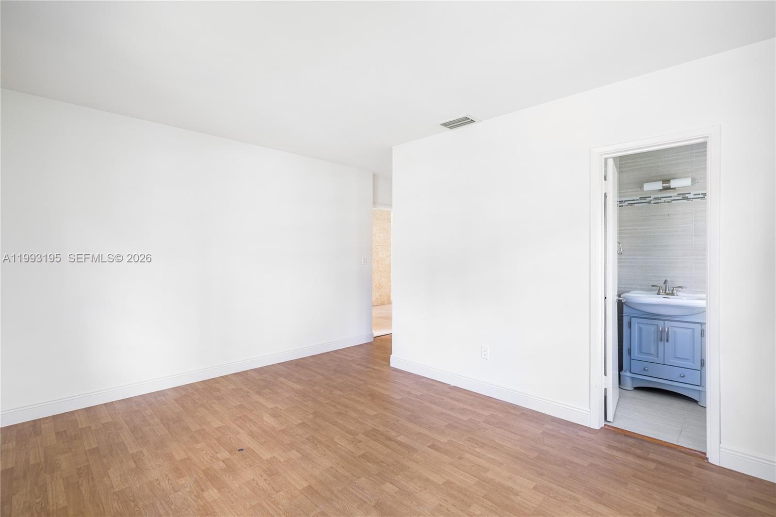 7531 Beachview Dr