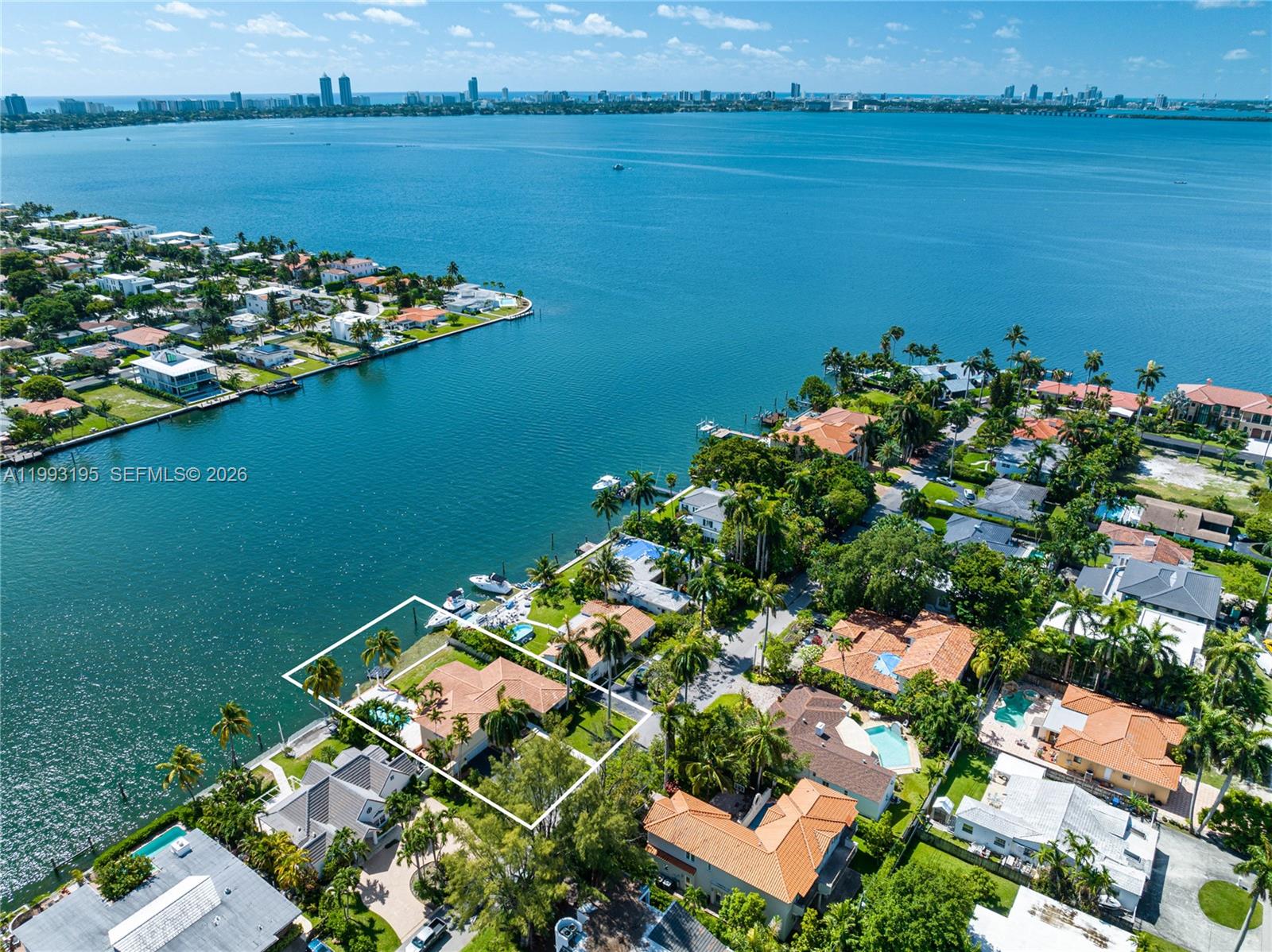 7531 Beachview Dr
