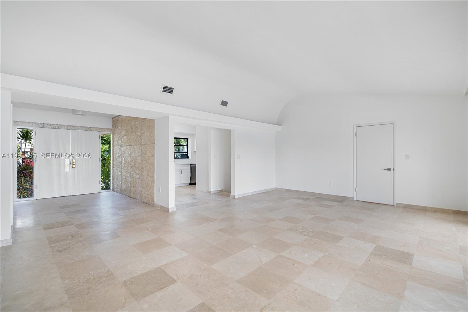 7531 Beachview Dr