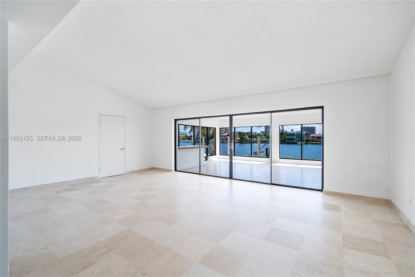 7531 Beachview Dr