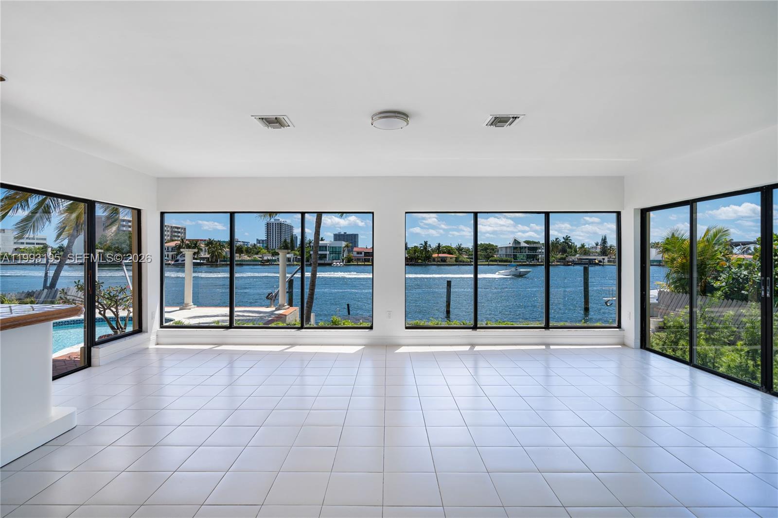 7531 Beachview Dr