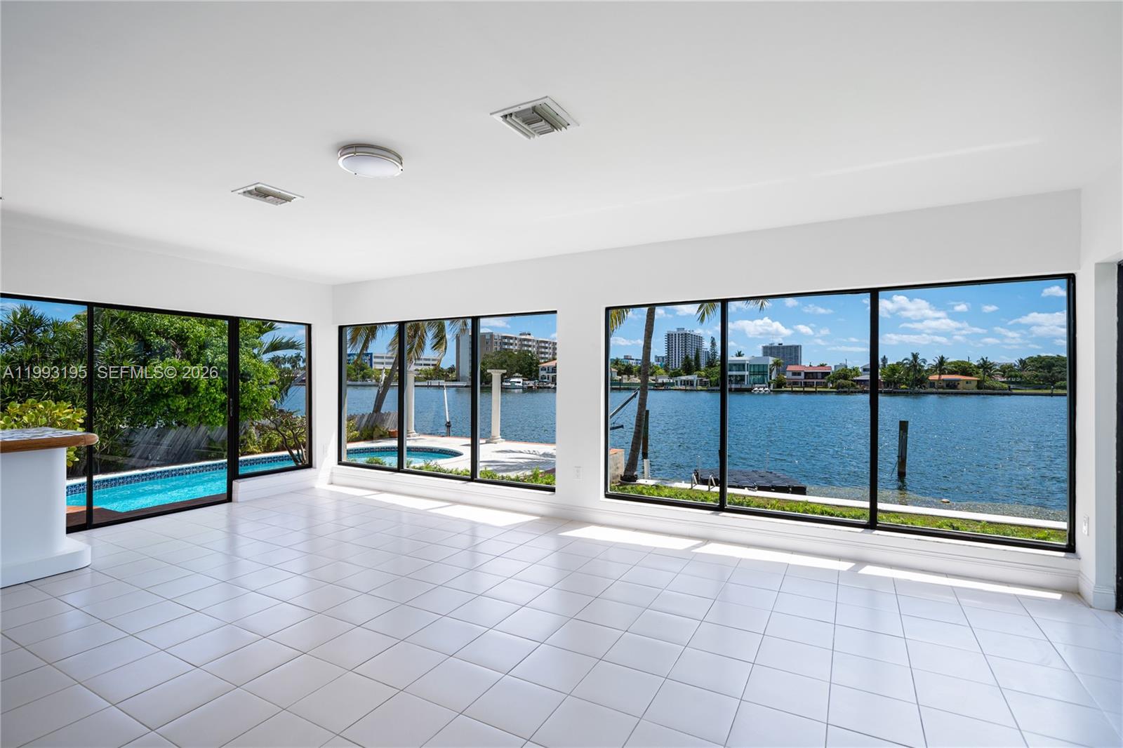 7531 Beachview Dr