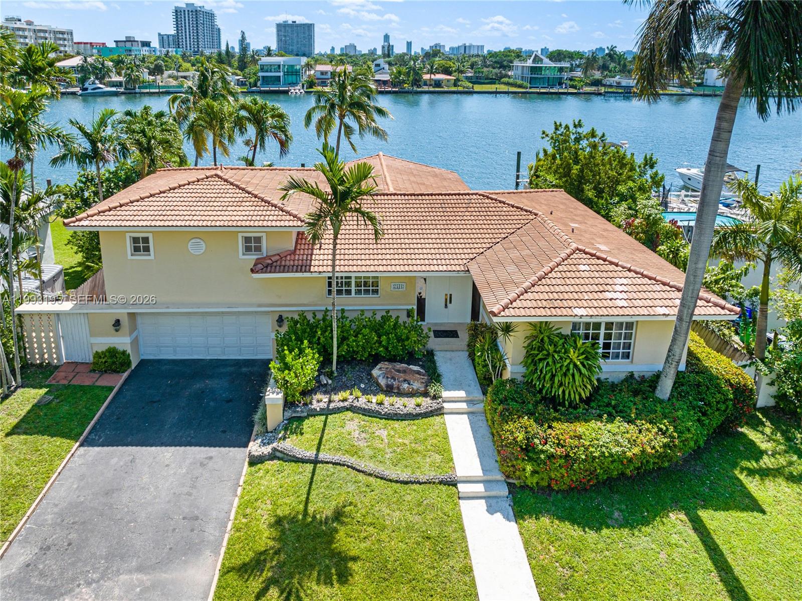 7531 Beachview Dr