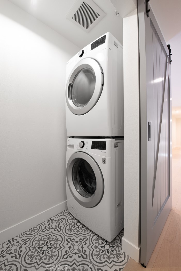 947 Balboa Boulevard W