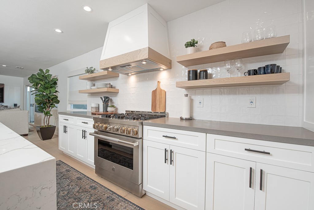 947 Balboa Boulevard W