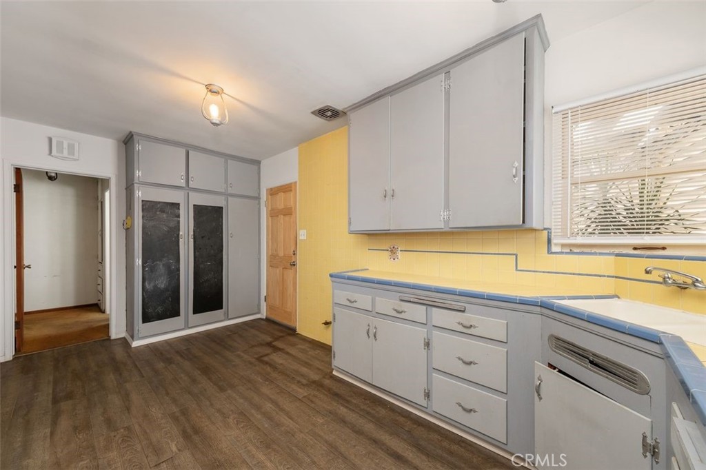 10031 Van Ruiten Street