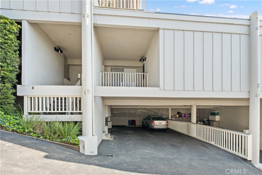 404 Loma Unit: C