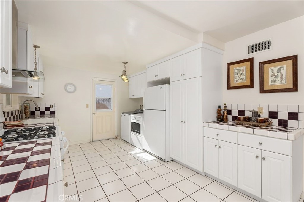15752 Hummingbird Lane