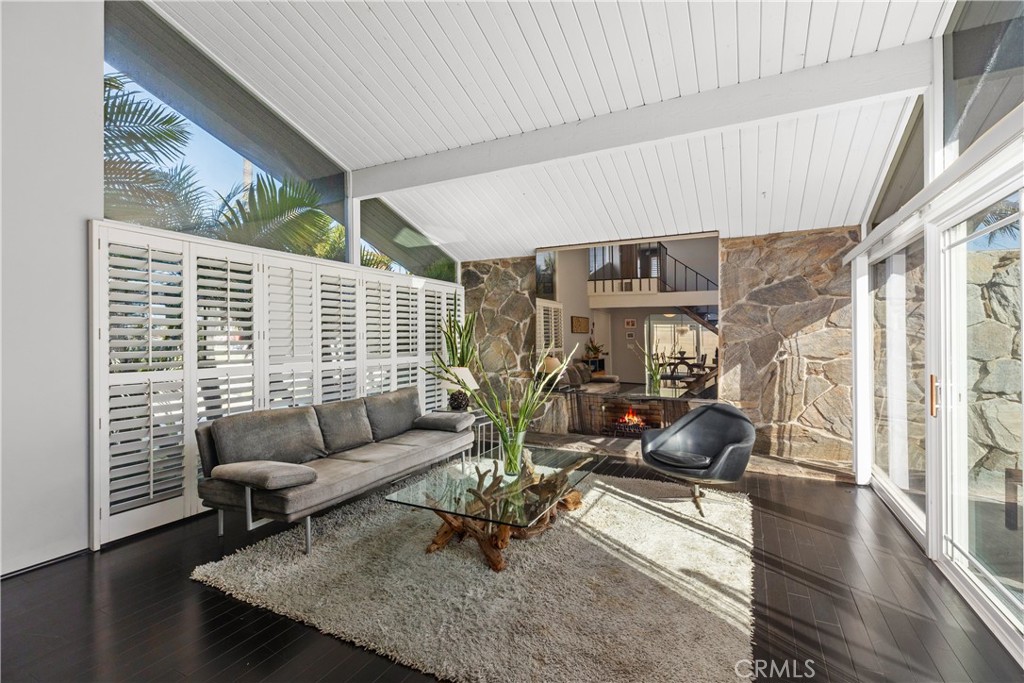 3942 Finisterre Drive