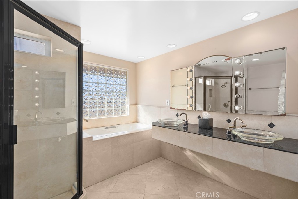 3942 Finisterre Drive