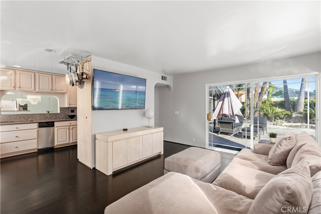 3942 Finisterre Drive