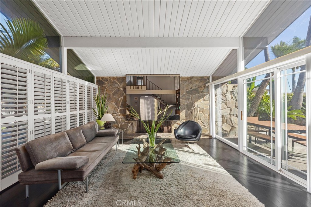 3942 Finisterre Drive