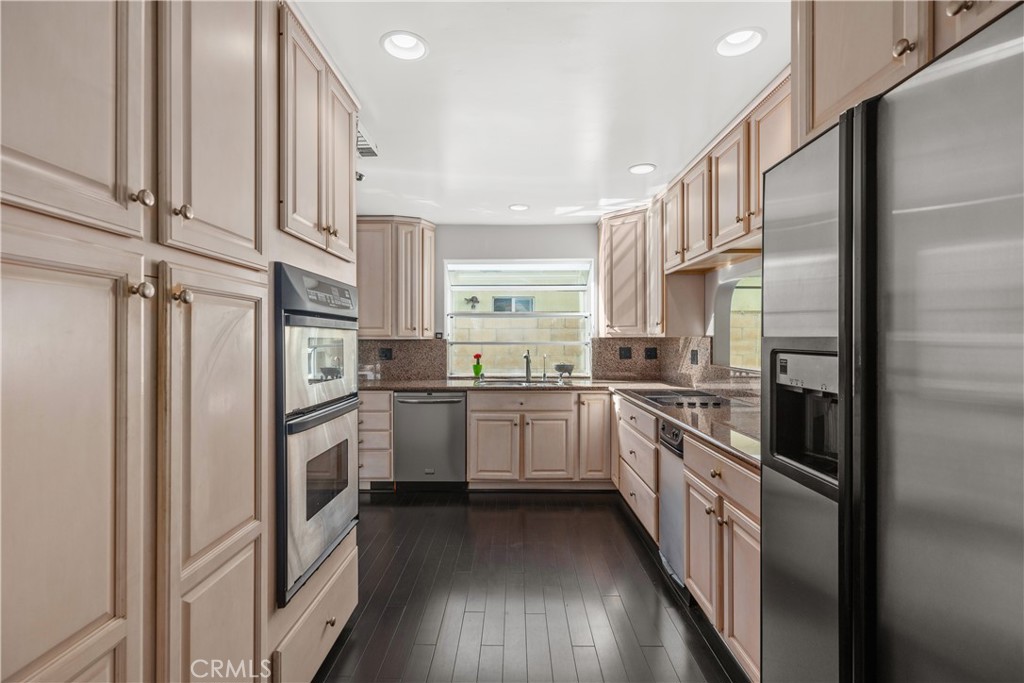 3942 Finisterre Drive