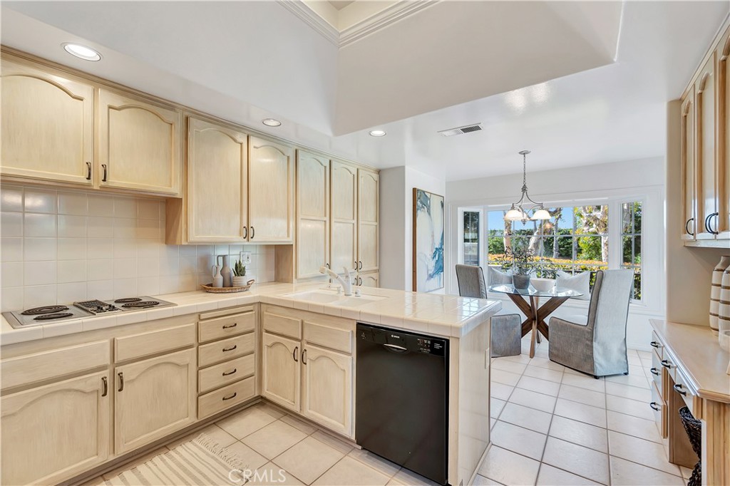 6132 Fernwood Drive