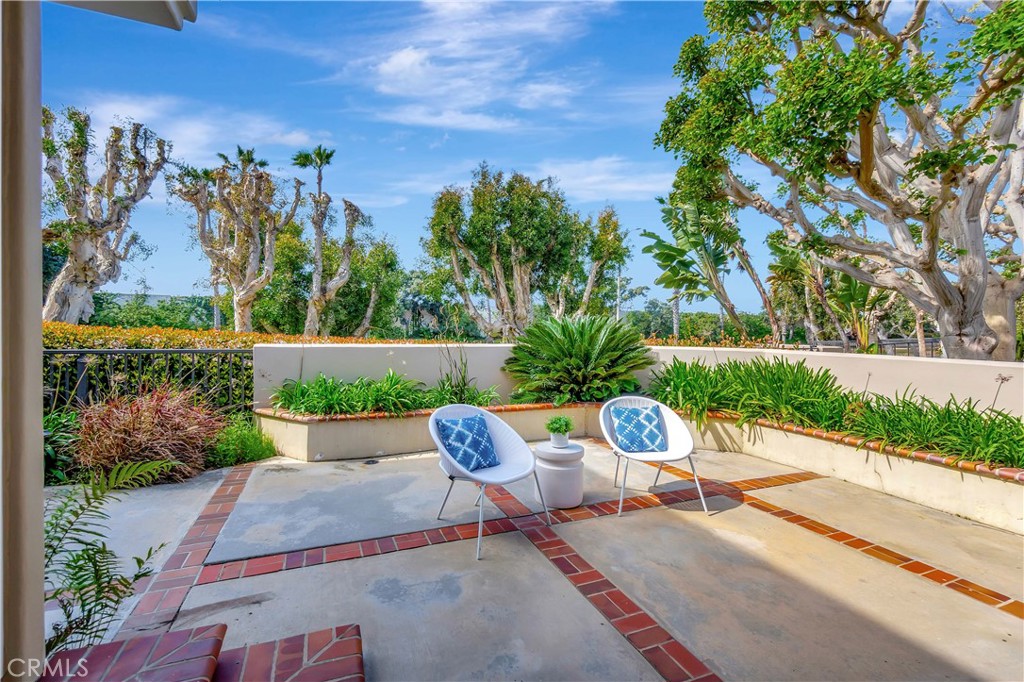 6132 Fernwood Drive