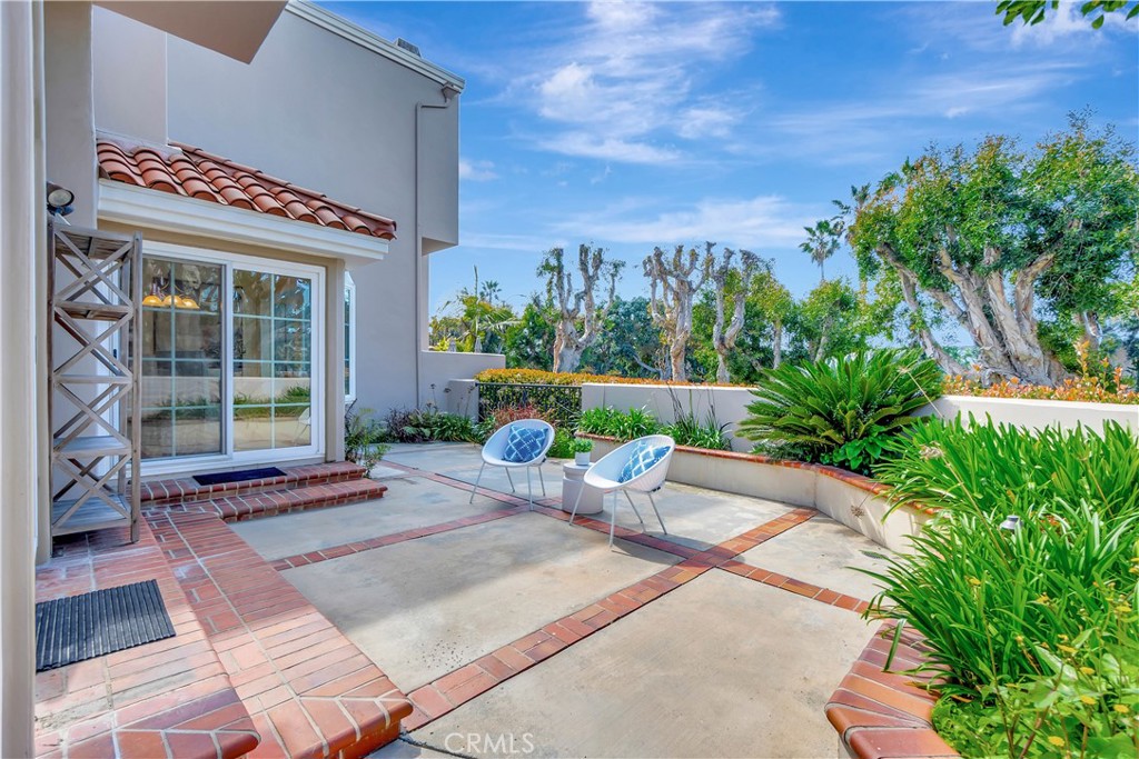 6132 Fernwood Drive