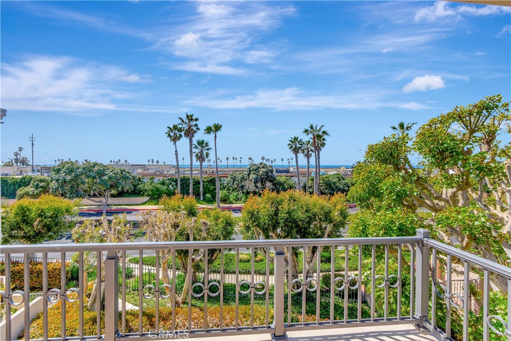 6132 Fernwood Drive