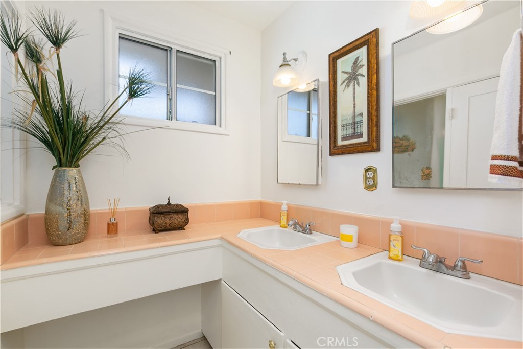 3178 W Lindacita Lane