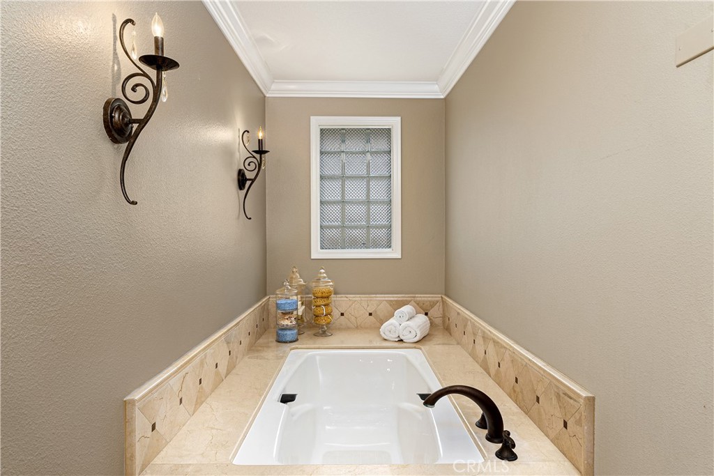 20222 Colonial Circle